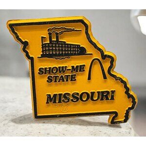 Vintage Missouri Show-Me State Outline Refrigerator Magnet Arch Showboat